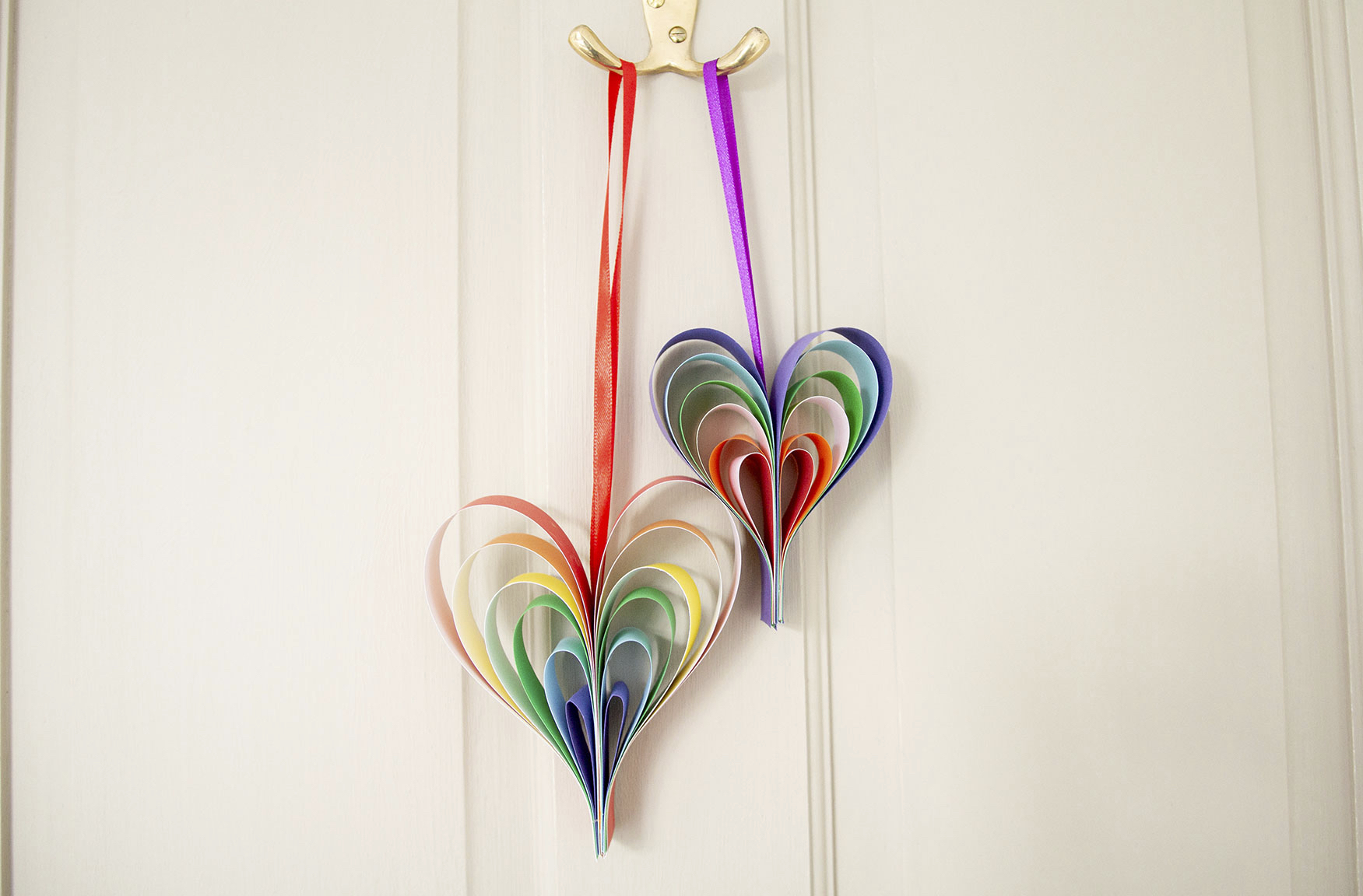 Easy crafts for kids illustrated by paper hearts