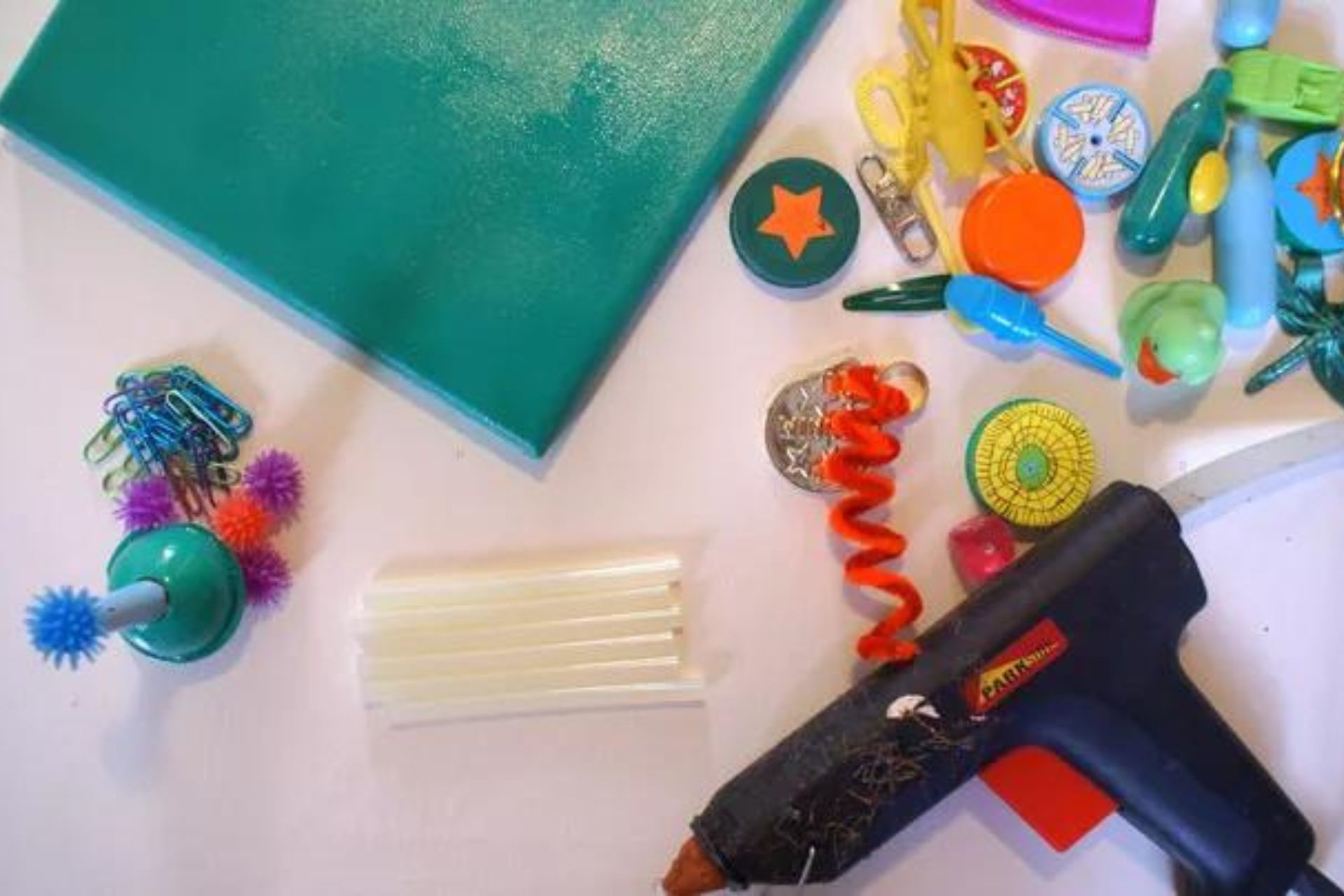 Easy crafts for kids illustrated by Bits &amp;amp; bobs craft idea for kids
